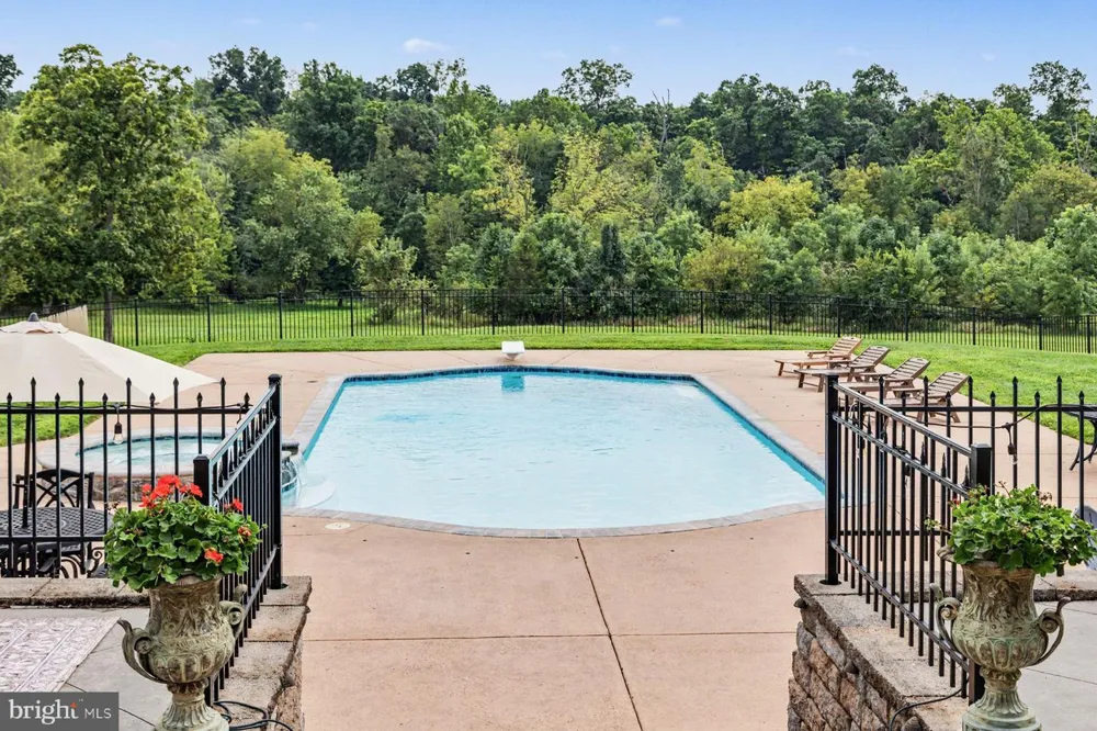 98 CRESSMAN ROAD Telford, PA 18969