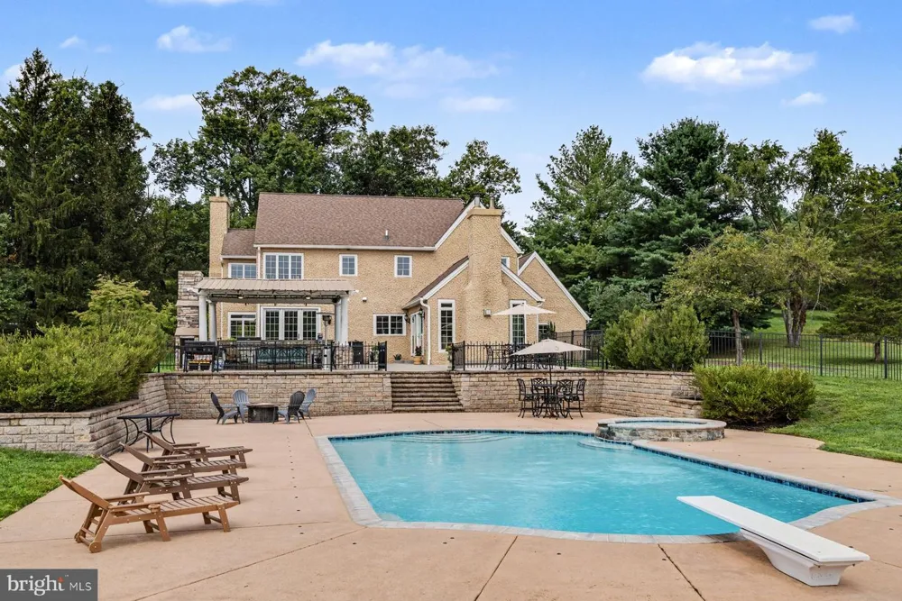98 CRESSMAN ROAD Telford, PA 18969