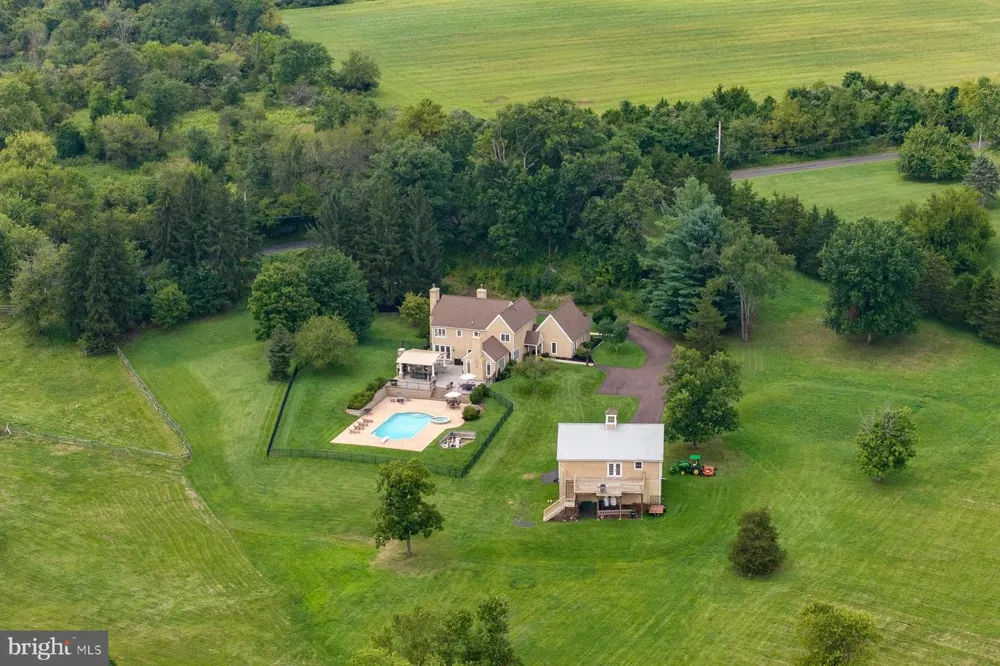 98 CRESSMAN ROAD Telford, PA 18969