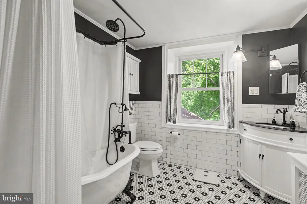 285 COLD SPRINGS ROAD Gettysburg, PA 17325
