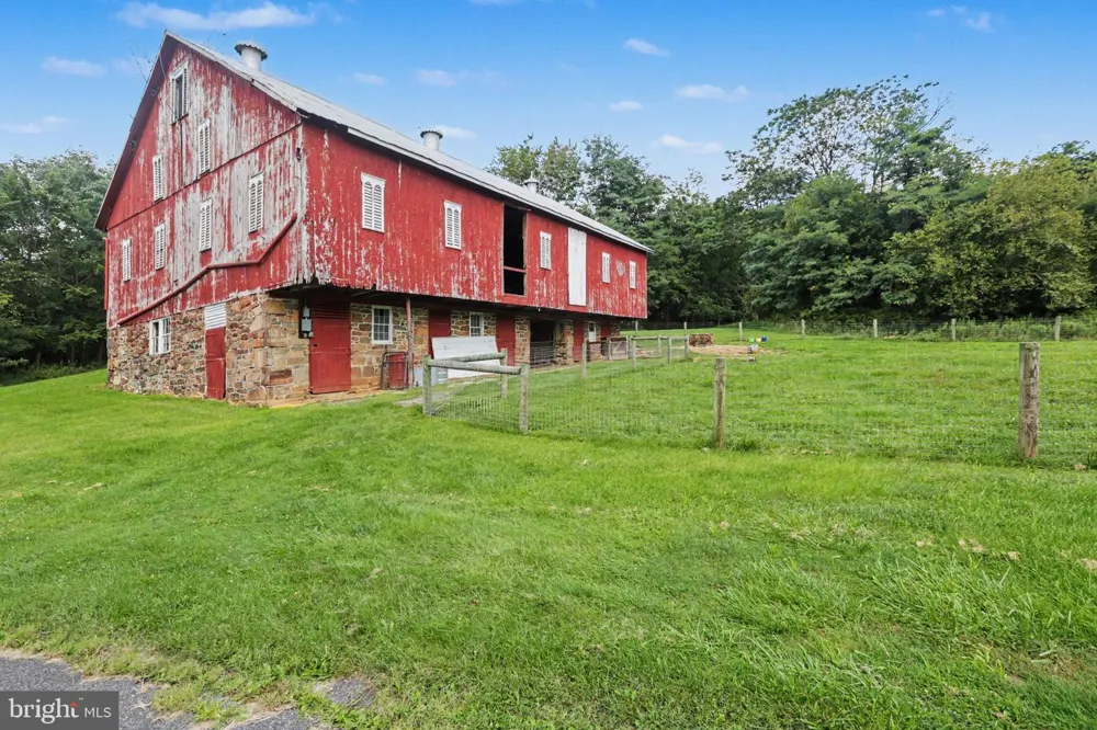 285 COLD SPRINGS ROAD Gettysburg, PA 17325