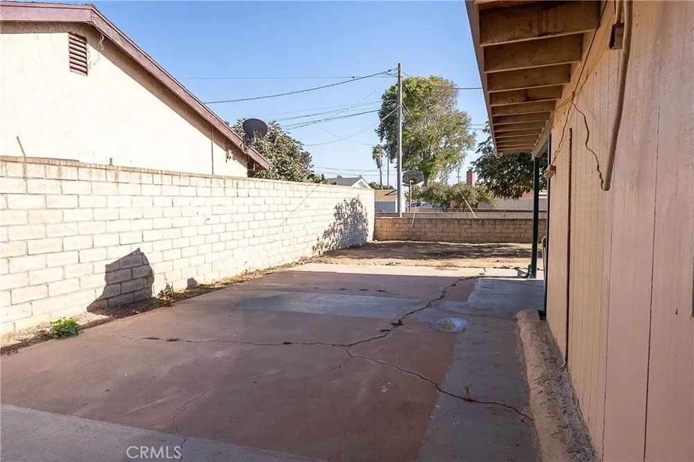 1142 W Donovan Santa Maria, CA 93458