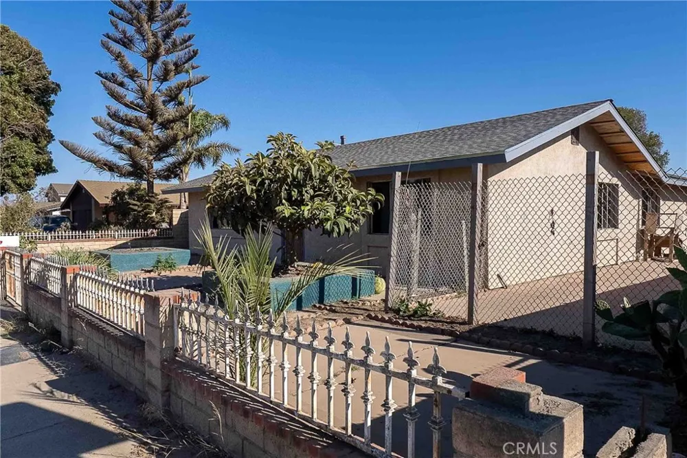 1142 W Donovan Santa Maria, CA 93458
