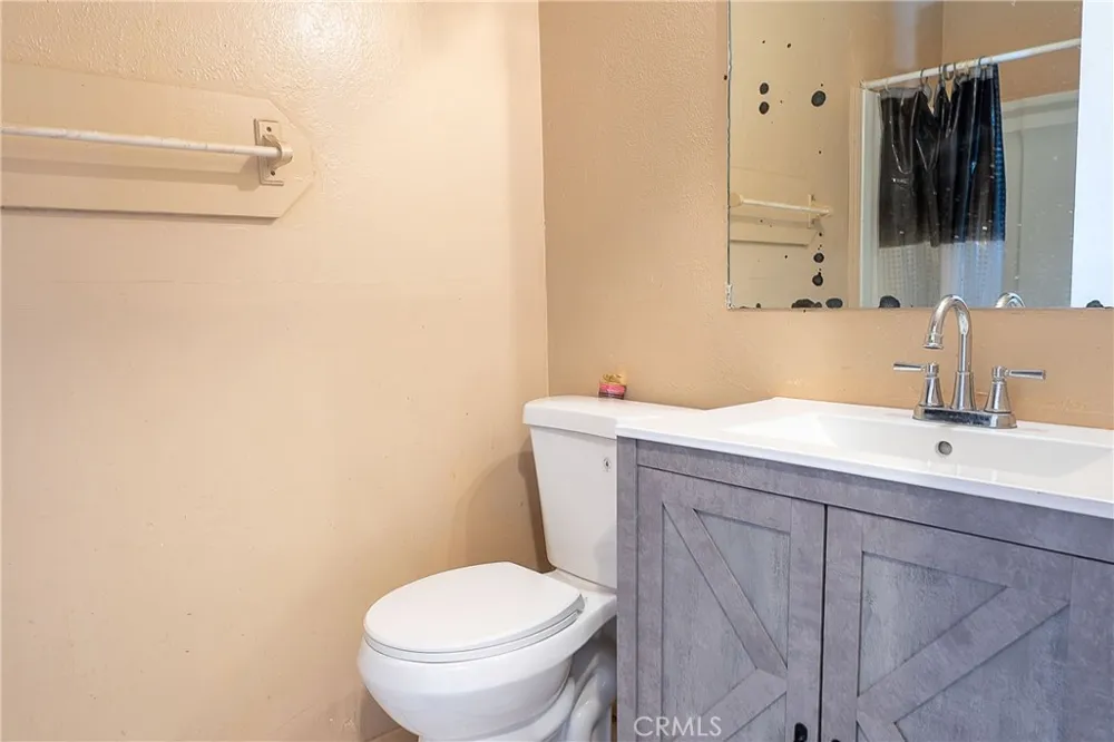 1142 W Donovan Santa Maria, CA 93458