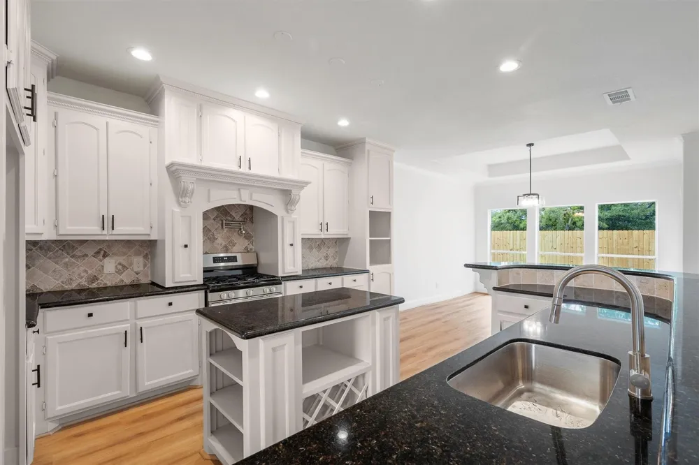 227 Manor Avenue Arcola, TX 77583