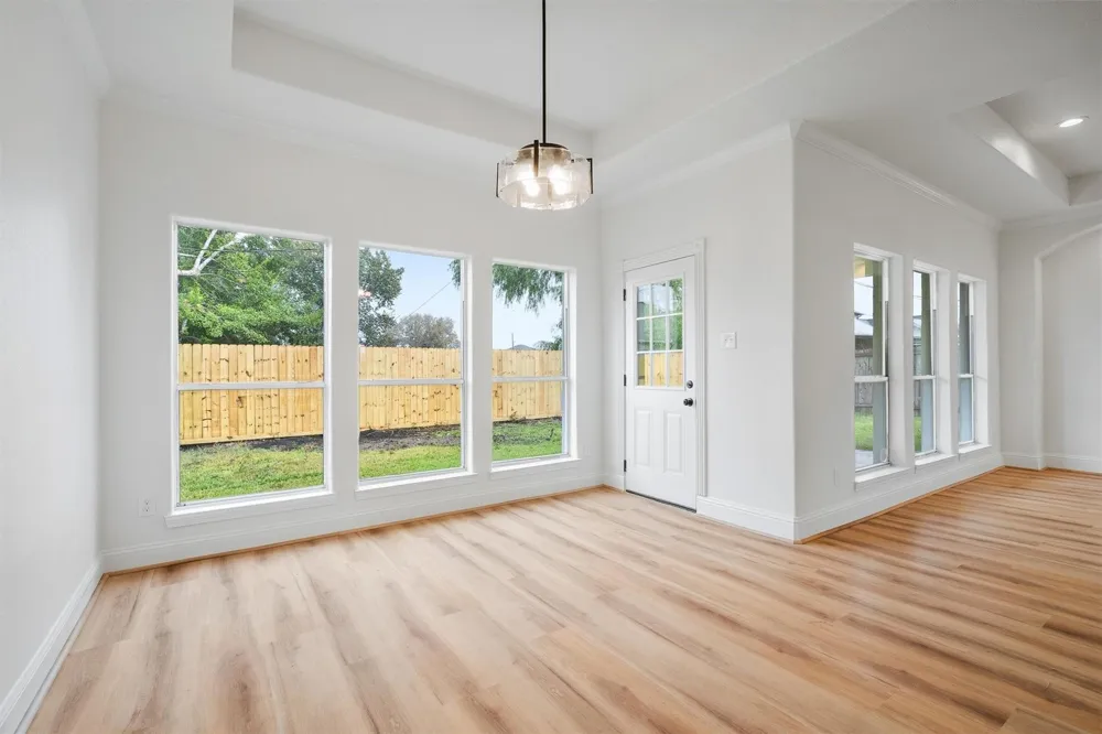 227 Manor Avenue Arcola, TX 77583