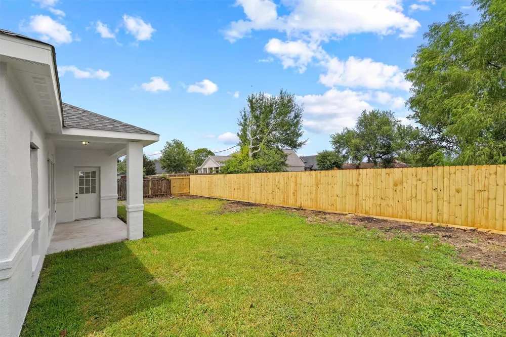227 Manor Avenue Arcola, TX 77583