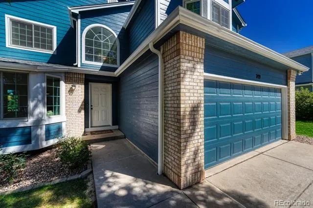 749 Redwood Court Highlands Ranch, CO 80126