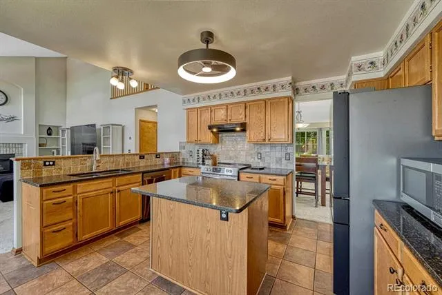 749 Redwood Court Highlands Ranch, CO 80126