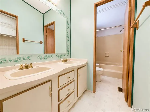 1681 Clark Street Aurora, CO 80011