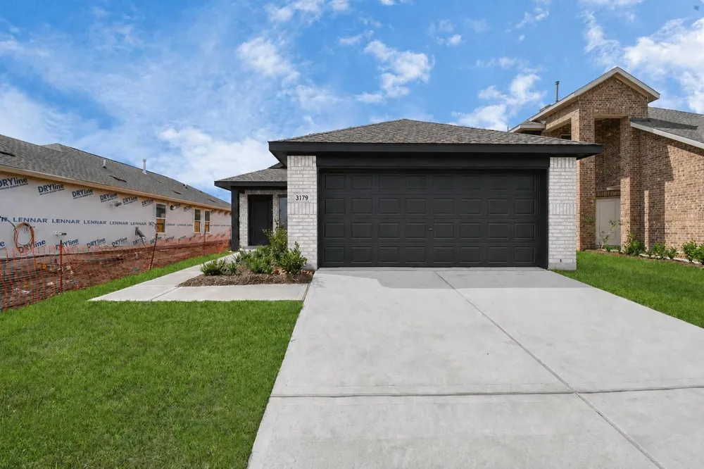3179 Savannah Rose Angleton, TX 77515