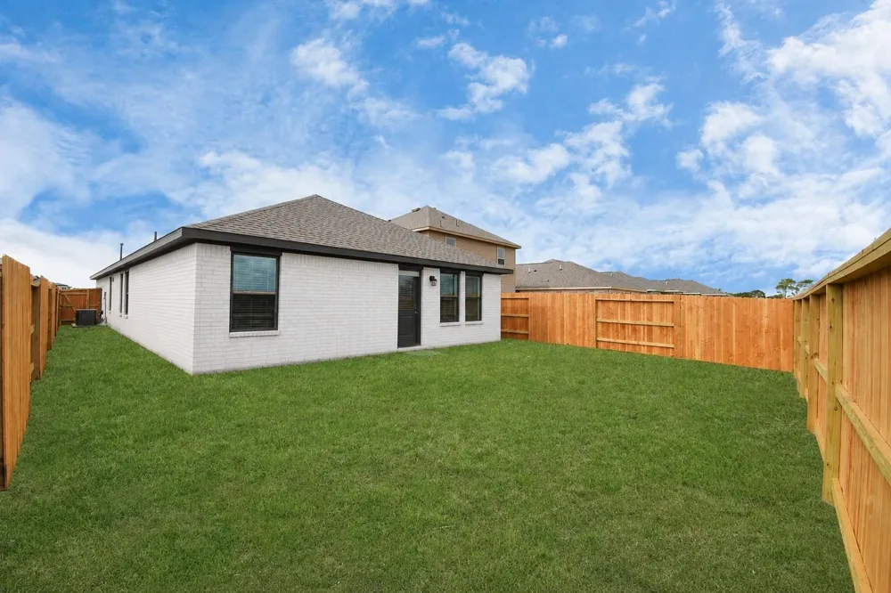 3179 Savannah Rose Angleton, TX 77515