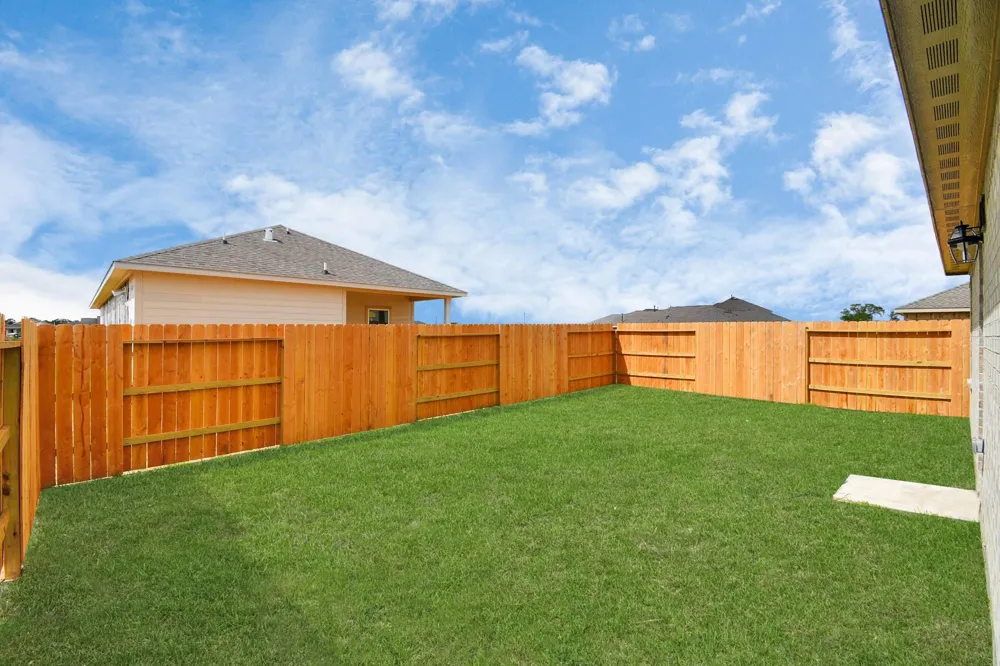1627 Windrose Bend Angleton, TX 77515