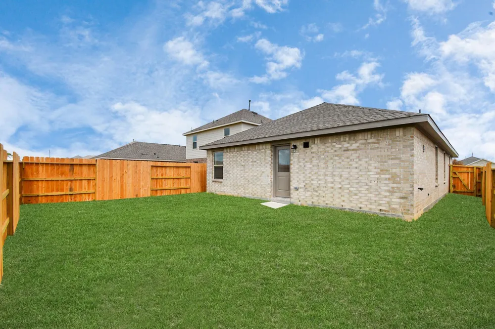 1627 Windrose Bend Angleton, TX 77515