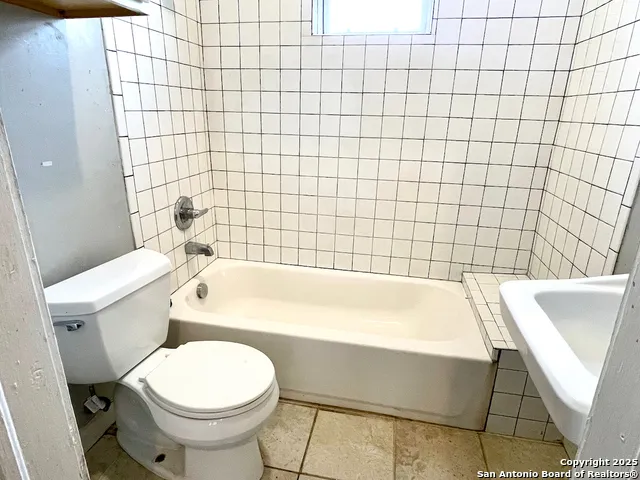 4810 John Victor San Antonio, TX 78220