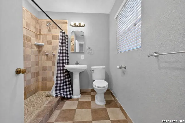 111 Laddie Pl San Antonio, TX 78201