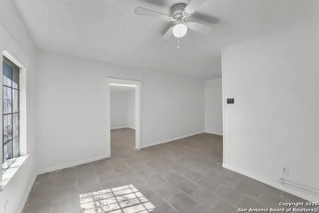 811 S GENERAL MCMULLEN DR San Antonio, TX 78237