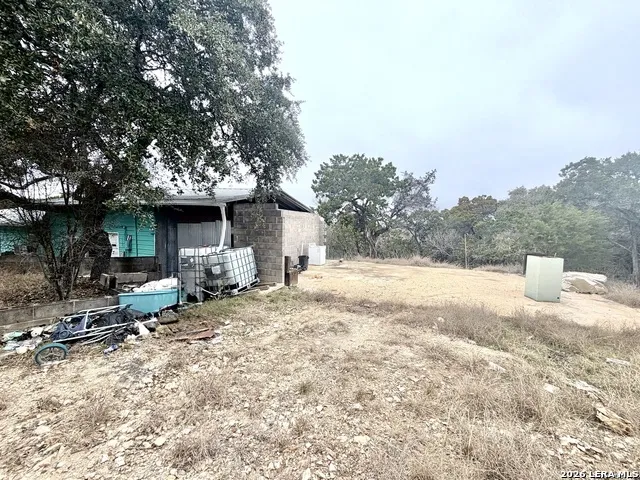 786 39TH ST W Lakehills, TX 78063