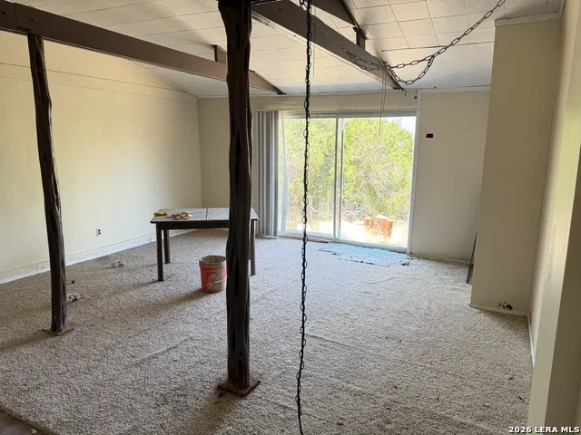 786 39TH ST W Lakehills, TX 78063