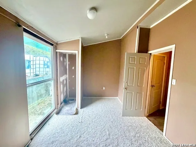 786 39TH ST W Lakehills, TX 78063