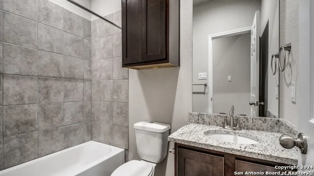 328/330 Emma Dr New Braunfels, TX 78130
