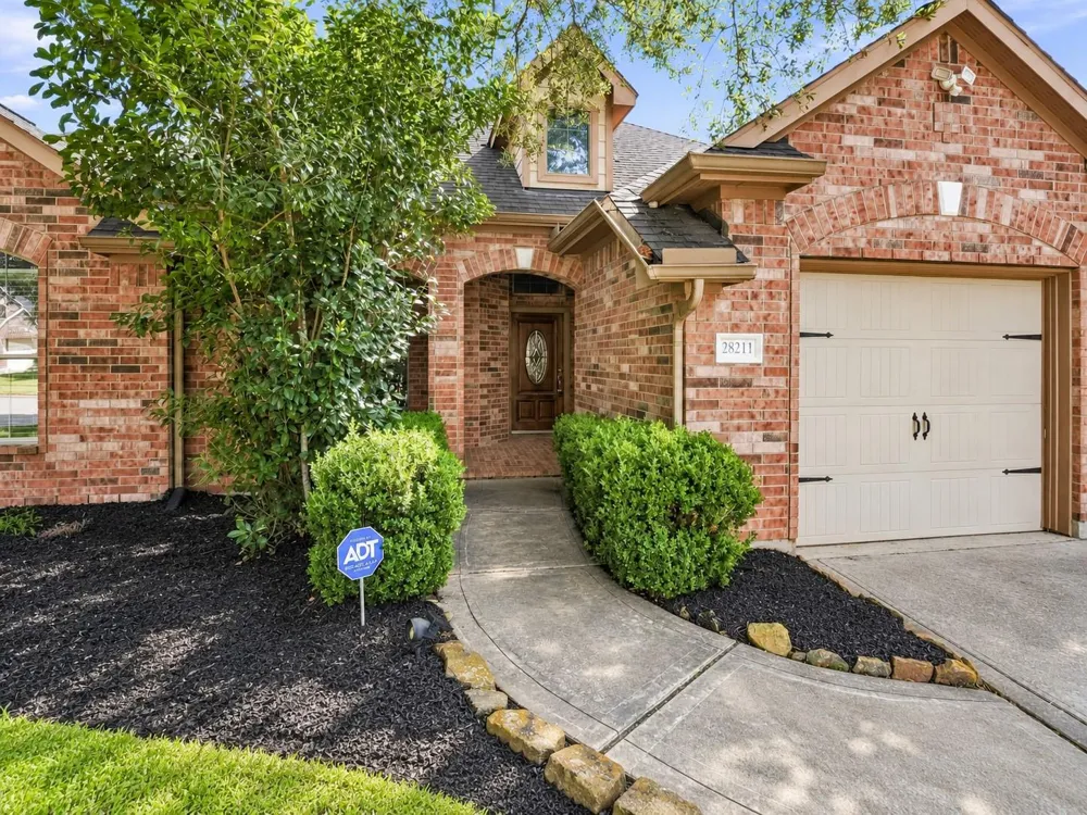 28211 Emerald Creek Lane Fulshear, TX 77441