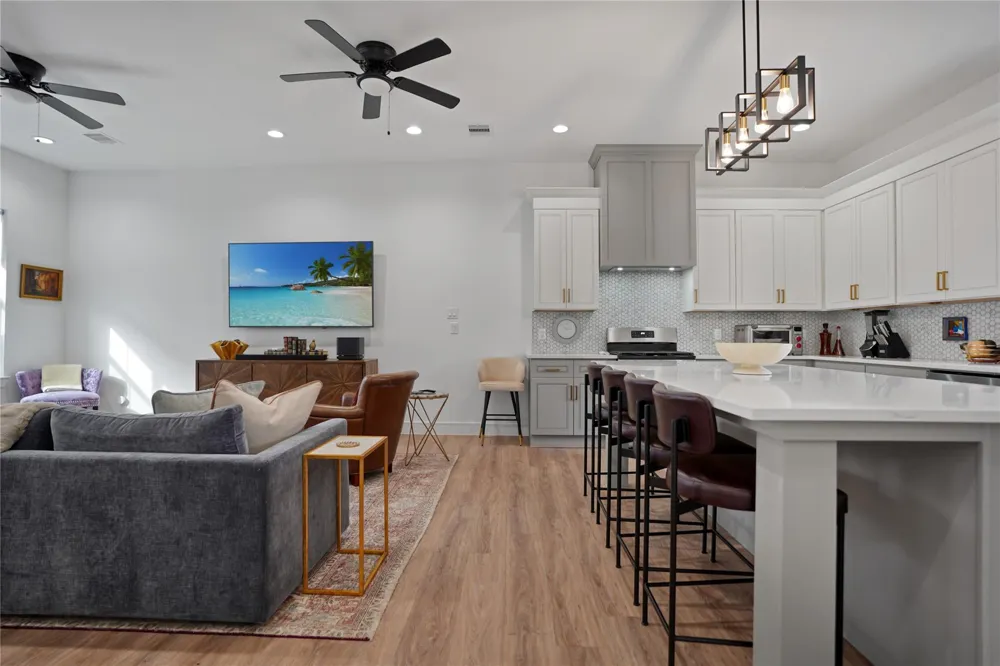 303 Blueberry Street #B Houston, TX 77018