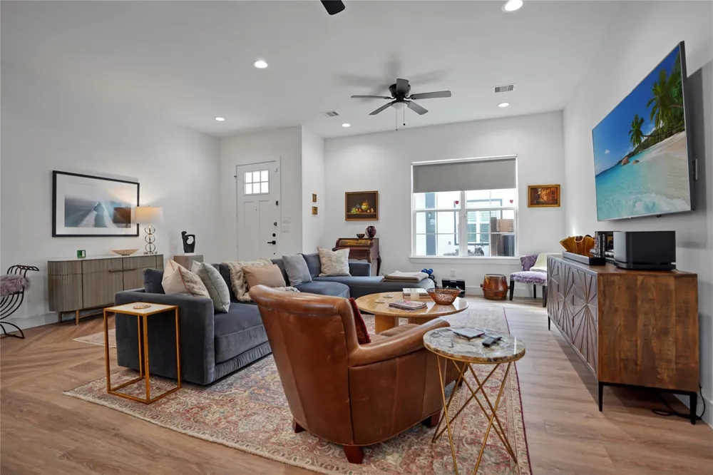 303 Blueberry Street #B Houston, TX 77018