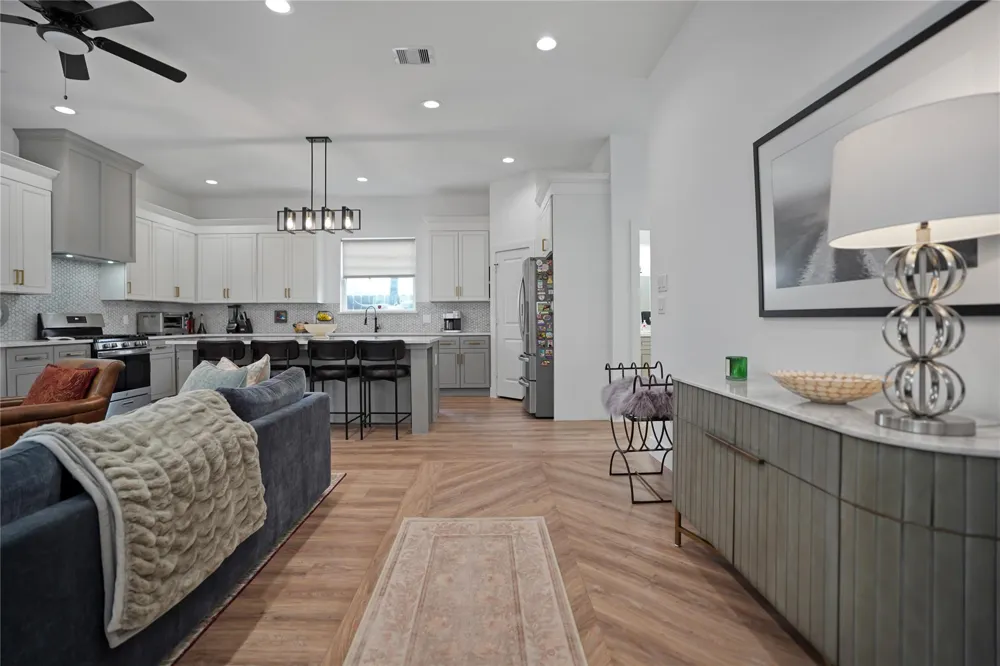 303 Blueberry Street #B Houston, TX 77018