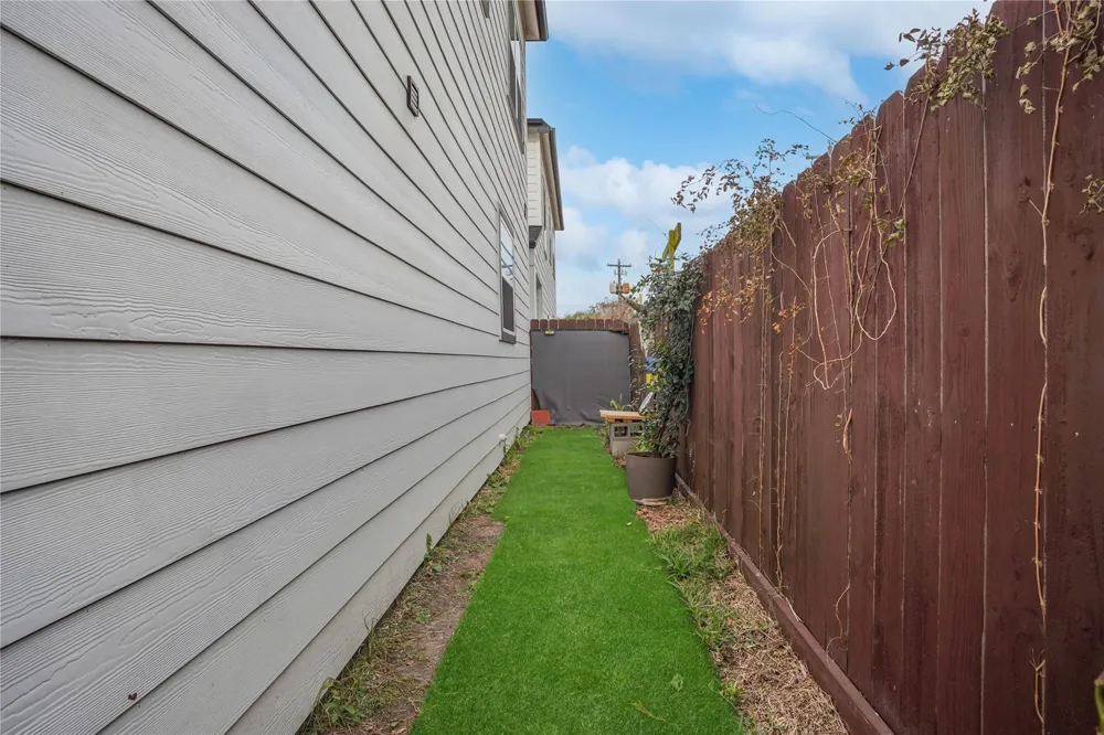 303 Blueberry Street #B Houston, TX 77018