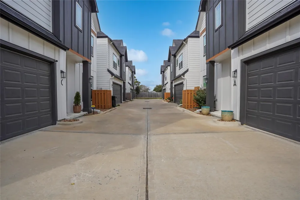 303 Blueberry Street #B Houston, TX 77018