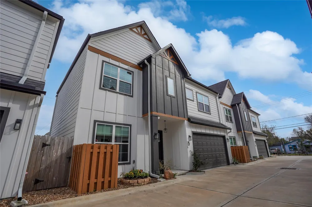 303 Blueberry Street #B Houston, TX 77018