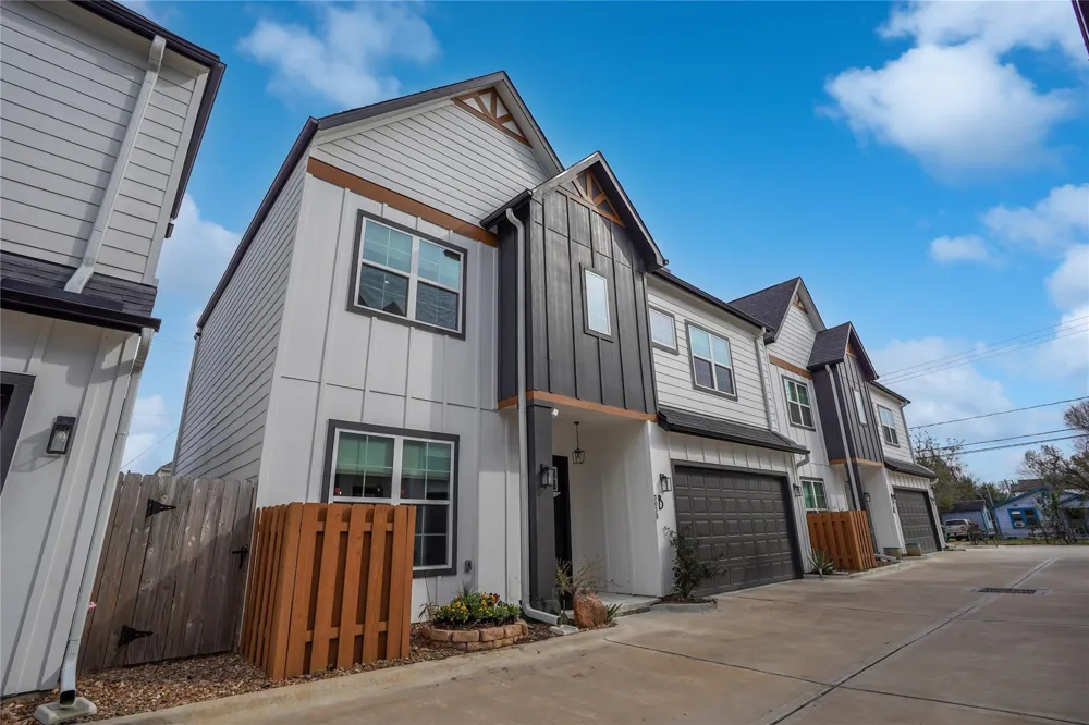303 Blueberry Street #B Houston, TX 77018