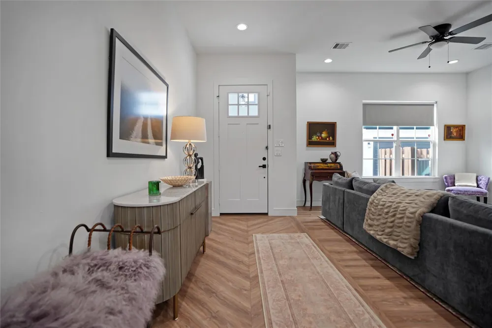 303 Blueberry Street #B Houston, TX 77018