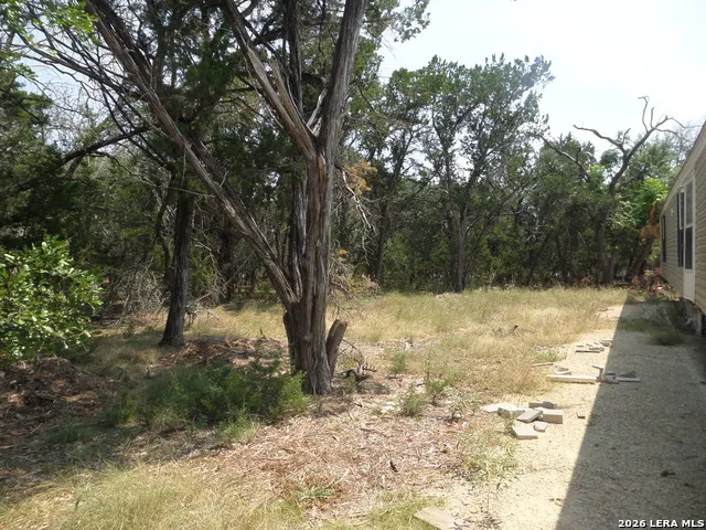 698 Scenic Dr Bandera, TX 78003