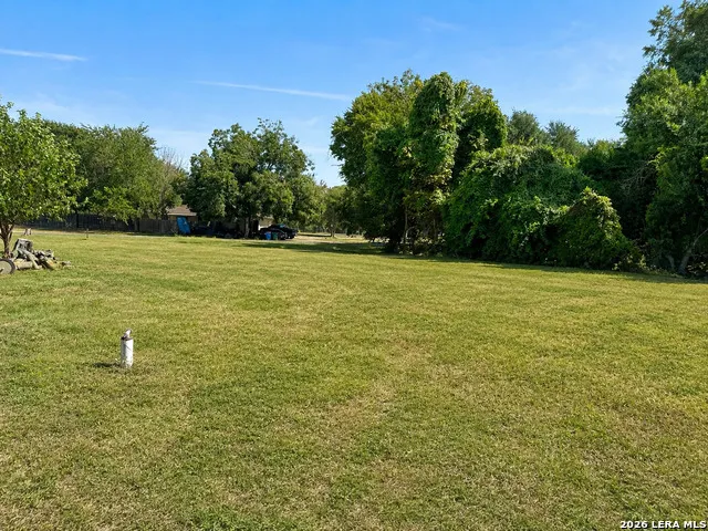105 Navasota Seguin, TX 78155