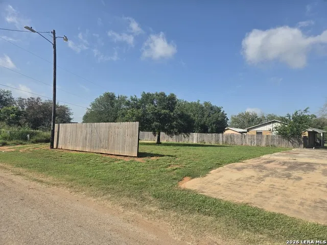 1438 HUAJILLO ST Pearsall, TX 78061