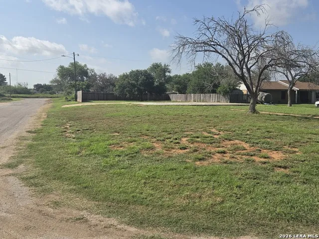 1438 HUAJILLO ST Pearsall, TX 78061