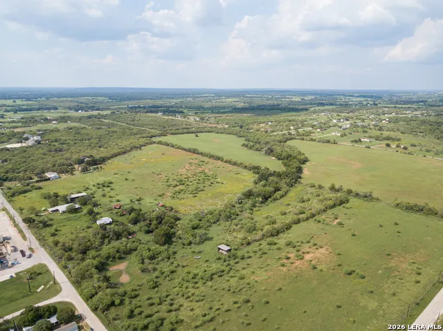 1804 Sutherland Springs Floresville, TX 78114