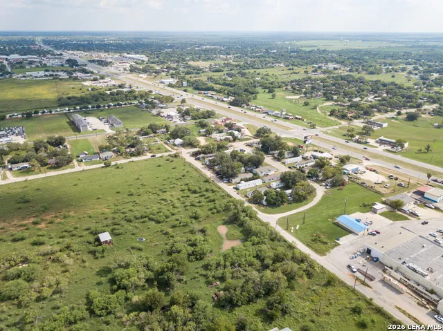 1804 Sutherland Springs Floresville, TX 78114