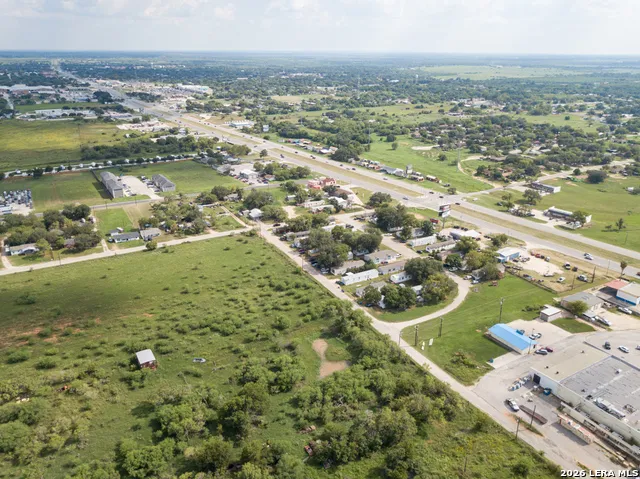 1804 Sutherland Springs Floresville, TX 78114