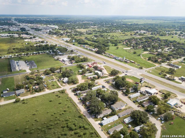 1804 Sutherland Springs Floresville, TX 78114