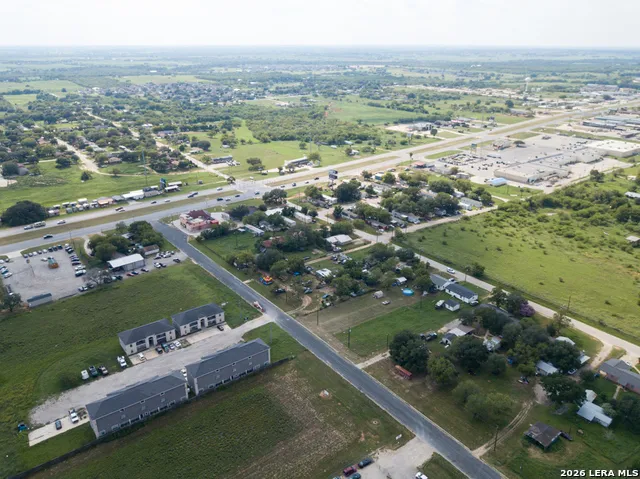 1804 Sutherland Springs Floresville, TX 78114