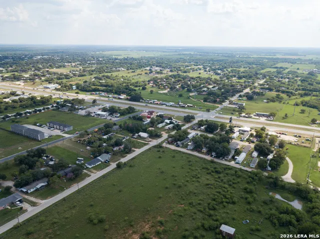 1804 Sutherland Springs Floresville, TX 78114