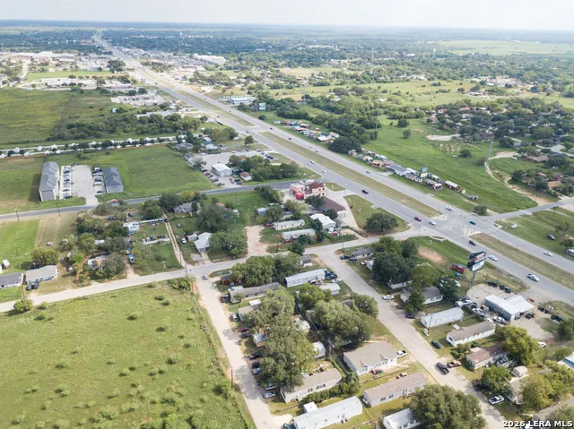 1804 Sutherland Springs Floresville, TX 78114