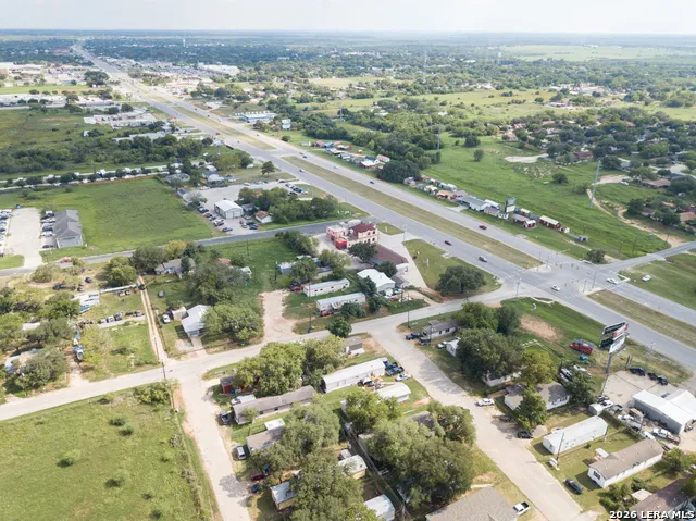 1804 Sutherland Springs Floresville, TX 78114