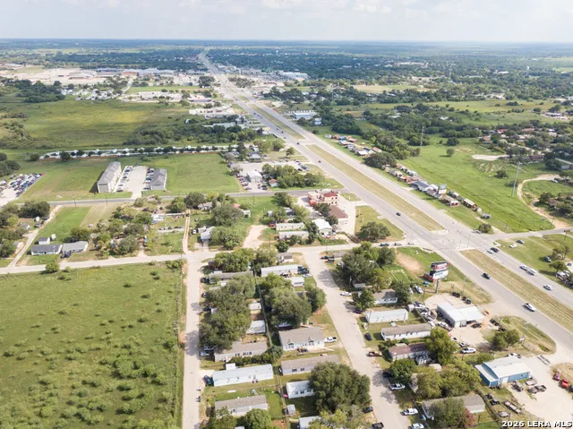 1804 Sutherland Springs Floresville, TX 78114
