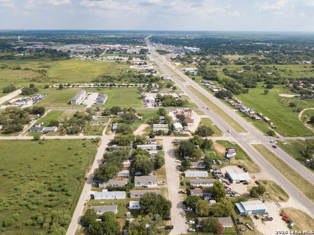 1804 Sutherland Springs Floresville, TX 78114
