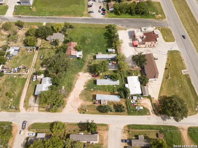 1804 Sutherland Springs Floresville, TX 78114