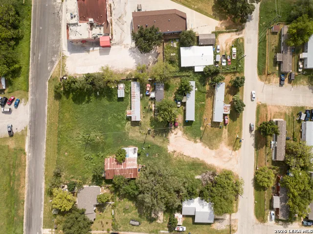 1804 Sutherland Springs Floresville, TX 78114